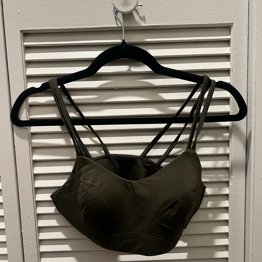 Lululemon like a cloud bra